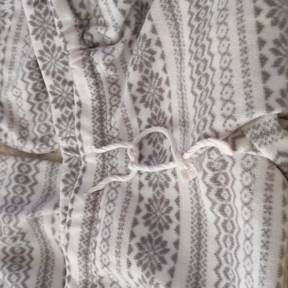 Old navy fleece pajama bottoms - Picture 4 of 6